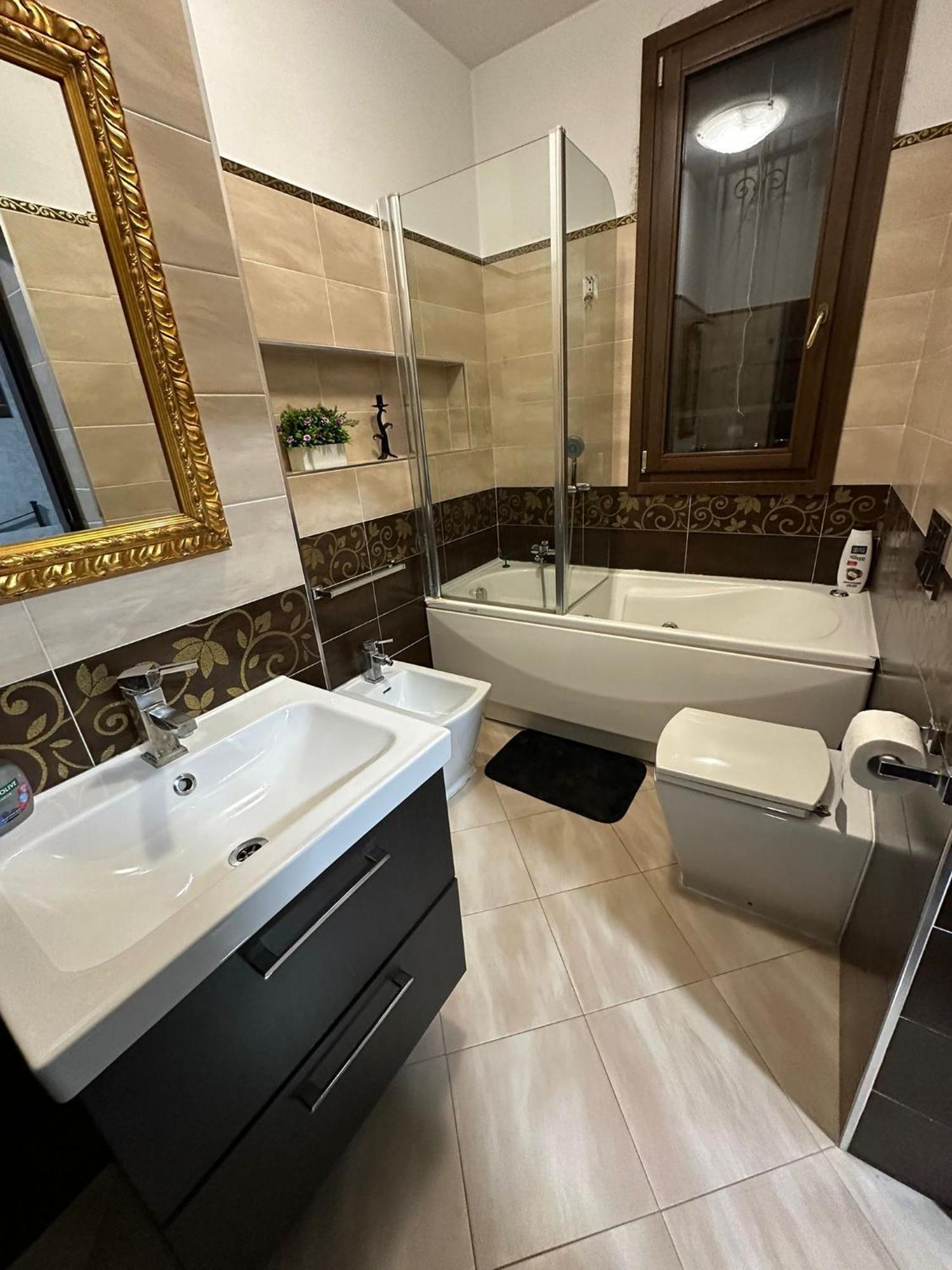 B&B Le Palme Castel Maggiore Eksteriør billede